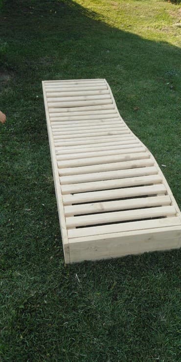 idea bastenska ljuljaska: Drvena anatomska  lezajka za suncanje napravljena od drveta. NE — 3