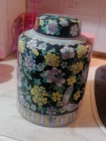 komode sa policama: Jar — 2