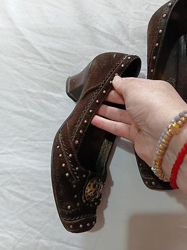 sandale sa zatvorenim prstima deichmann: Braon kožne cipele sa srednjom potpeticom i ukrasnim detaljima - — 5