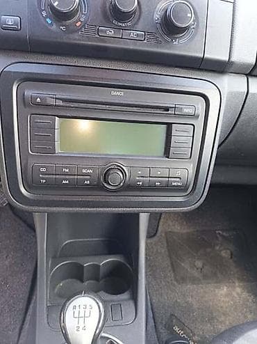 pistaljka za auto: RADIO ZA ŠKODA FABIA | radio za skoda fabia slanje brzom postom ili — 1