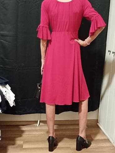 Lepota i nega: Ženska haljina u boji ciklame (fuksija), midi dužine. - Kroj: empire — 2