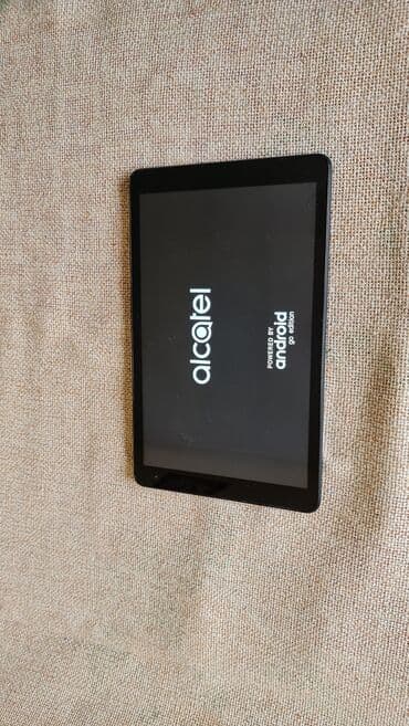 knjiga i zvucnik: Tablet 10 inca ko nov sve radi — 1