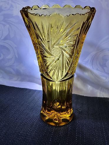 Muzički instrumenti: Vaza 1971g Zabkowice Poljska. Poljska vaza,presovano staklo,nigde — 4