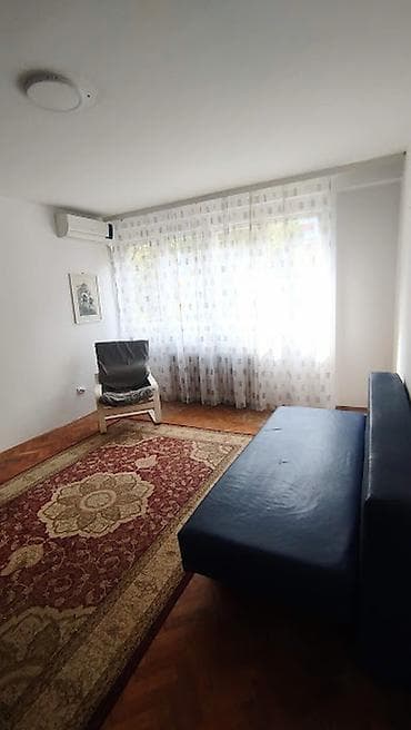knic smestaj: Izdaje se jednosoban stan površine 35 m² u centru Železnika. Stan je — 1