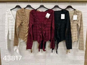 new yorker отворено сада: L. 10. Bluze 
2.750 dinara — 4