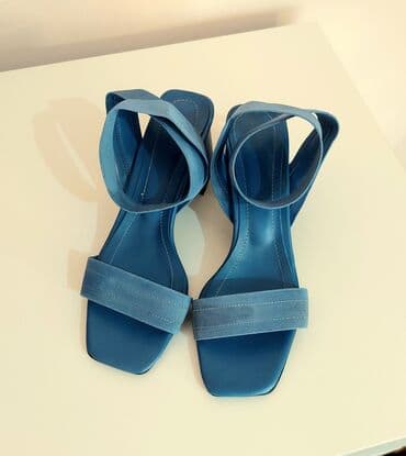 nike zephyr buzz: Sandals, Desigual, 39 — 2
