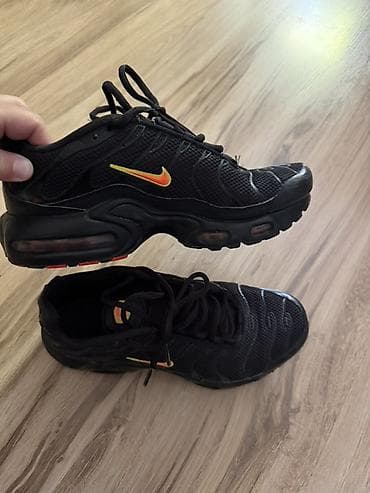 nike bele kozne patike: Nike patike – model inspirisan Air Max Plus (TN) - Boja: crna sa — 2