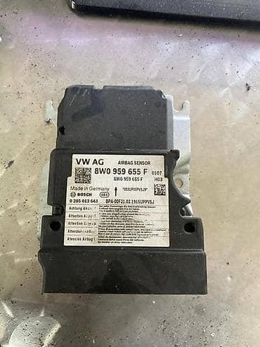 prekidač za akumulator: CENTRALA AIRBAG ZA AUDI A4 - 8W0959655F | Delovi za Audi A4 B9 — 2