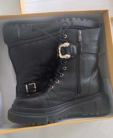 Gležnjače: Gležnjače, Claudia Donatelli, 40 — 4