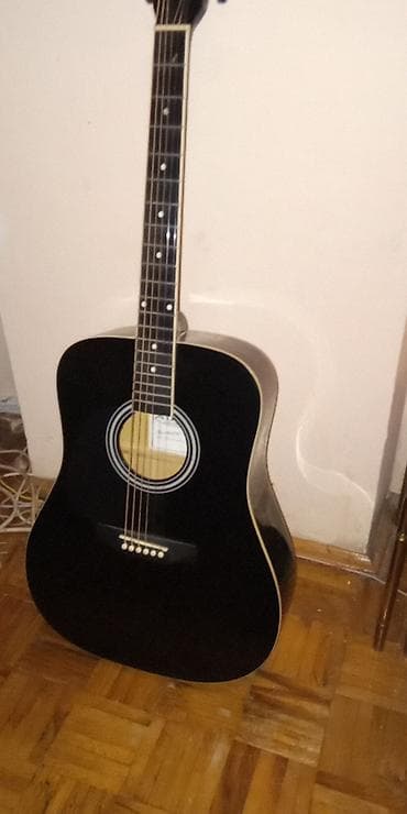 Akustična gitara – dreadnought oblik, crna visokog sjaja, Classic