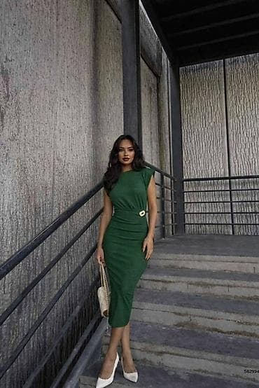 Women's Sweatsuits: 💫Elegantna midi haljina bez rukava
✅2800 din — 3