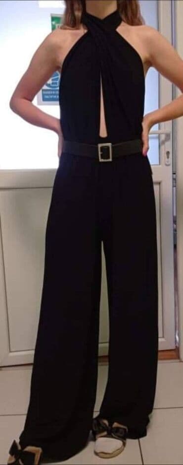 Veličina S
Kombinezon+ kaiš
Cena 2200 din na lalafo.rs Veličina S
Kombinezon+ kaiš
Cena 2200 din