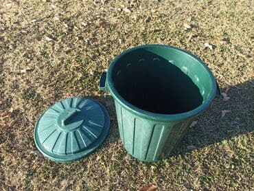 bastenska garnitura: Plastična kanta za smeće zapremine 46L. Prubližne dimenzije ф40/32cm — 5
