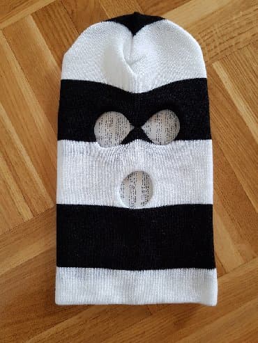Men's Clothing: Fantomke Kape su 800din a fantomke 2000din komad.Šal je 1500din. Ako — 5