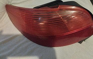 Zadnje desno svetlo (stop svetlo) za automobil Peugeot 206 cc kabrio