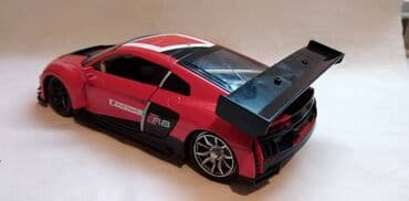 trotinet na dva tocka: MSZ Audi R8 LMS pritiskom tockova i otvaranjem vrata svira i svetle — 4