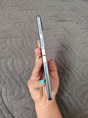 kupujem samsung: Samsun Z Flip 4 8/256 TOP STANJE Telefon je u perfektnom stanju, bez — 9