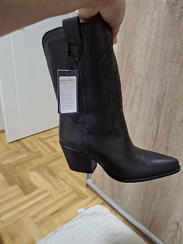 papuce sa vazdusnim djonom: Kožne kaubojke – crne - Model: ženske kaubojke sa špicastim vrhom - — 2