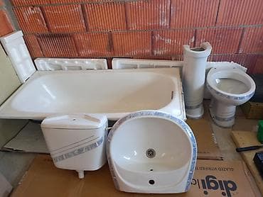 Home Decor: Komplet opreme za kupatilo Sadrži: - Kada standardnih dimenzija — 2