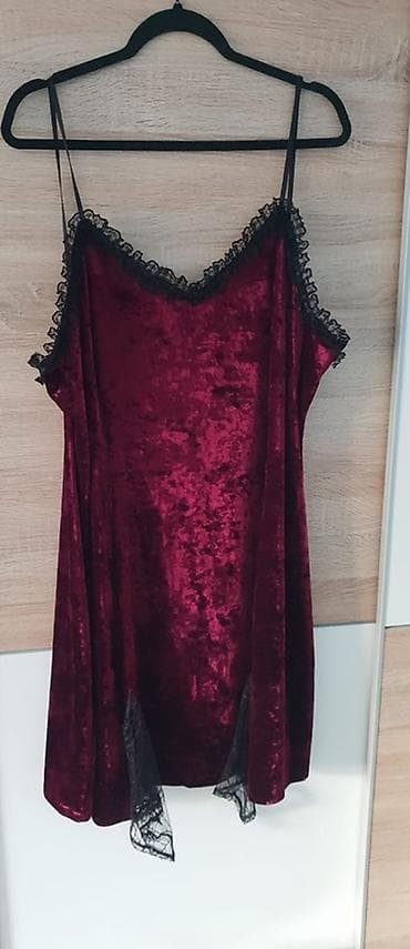 Baršunasta slip haljina u boji vina - Materijal: meki, baršunasti