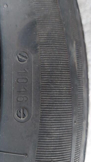 Auto delovi: 14 tice sa felnama 30 evra obe skinute od wv polo 4 rupe — 4