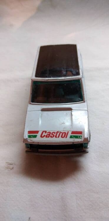range rover igracka: Burago Range Rover 1:43 Italy,ocuvano — 2
