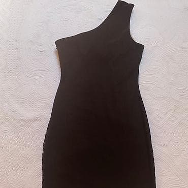 crne torbice sa lancem: Lipsy London haljina Jednom obucena, fakticki nova Na jedno rame — 2