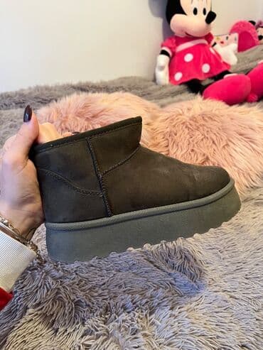 camper obuća srbija: Ugg mini čizme, bоја - Maslinasto zelena — 2