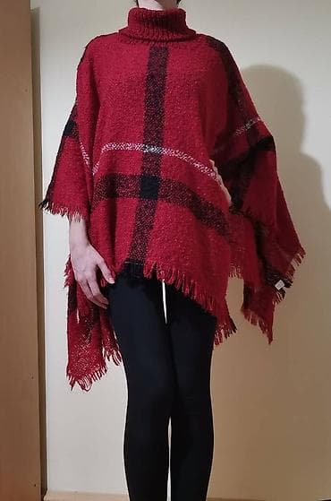 Pelerina/ pončo Malo nošen. Veličina univerzalna. Teško se meri, ali na lalafo.rs Pelerina/ pončo Malo nošen. Veličina univerzalna. Teško se meri, ali