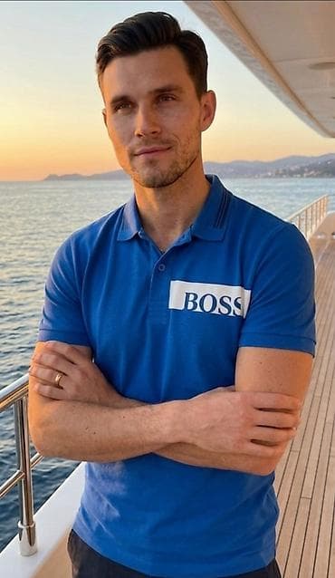 duks s: Men's T-shirt Boss, bоја - Tamnoplava — 1