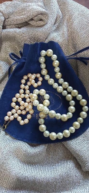 dizel torbica cena: Stare biserne ogrlice obe za cenu — 2