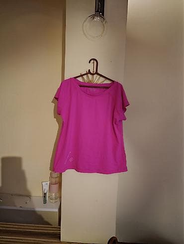 Ženska sportska majica kratkih rukava – jarko roze boje. - Kroj