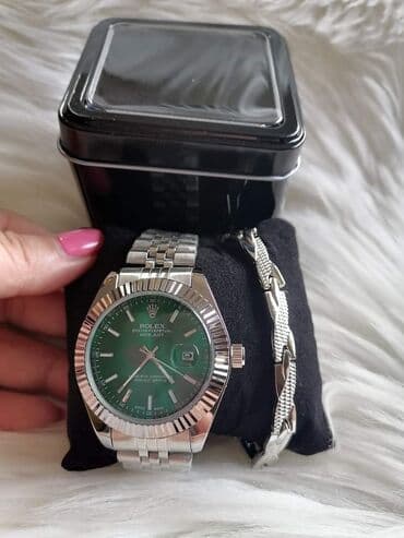 Sat Rolex + Magnetna narukvica 
Dobija se u kutiji
Cena: 3400din