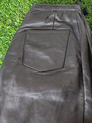 crni tek flis: M — 5