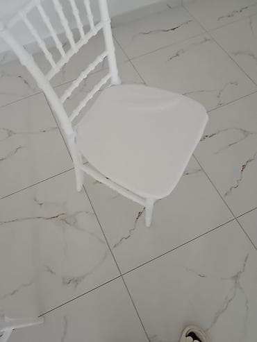 polovne komode za bebe: Na prodaju: 300 komada Tiffany stolica (I klasa). - Model — 2