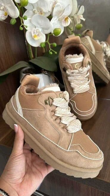 Women's Sneakers and athletic shoes: 38 — 2