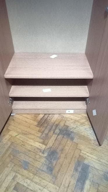 sterilizator za flasice: Dvoslojni garderober sa ogledalom - Dimenzije: visina 180 cm, širina — 6