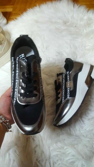 new balance 43: 37, color - Black — 4