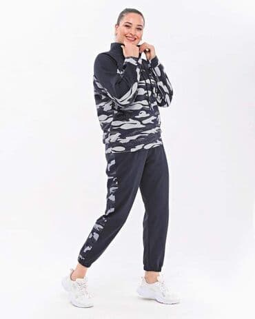 muske trenerke 4xl: Crna i teget
2xl - 4xl
4200 — 11