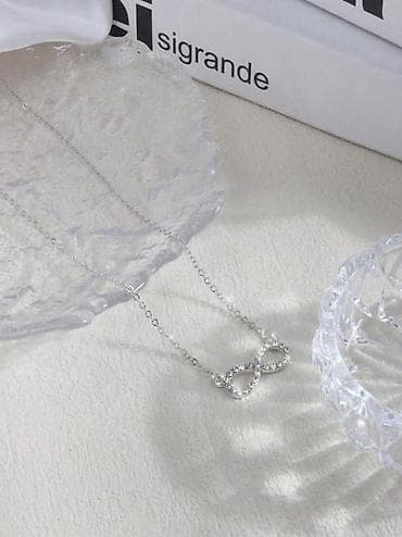 slike nakita: Set od 2 elegantne ogrlice 1) Zlatnotonska ogrlica sa priveskom krst — 8