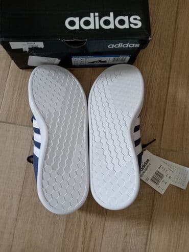 takko kupaci za devojcice: Adidas, Veličina - 37 — 8