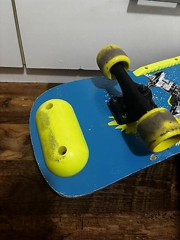skaj: Skejtbord je potpuno ispravan, u odlicnom je stanju sa sitnim — 9