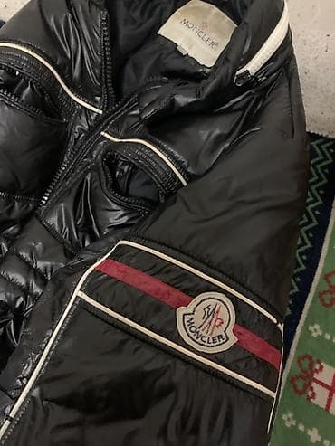 bele jakne: Moncler muška jakna – crna, punjena perjem (oznaka “New Down – Classe — 3