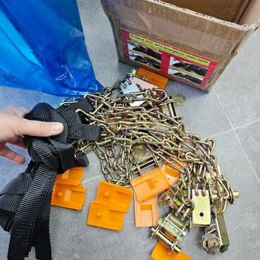 Car Parts: Lanci za Sneg set 8 kom Cena: 5900din Napravljen od materijala od — 8