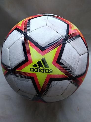 Lopta za fudbal br.5 Adidastezina 438 gr.MALO OSTECENA (Vidi slikU)