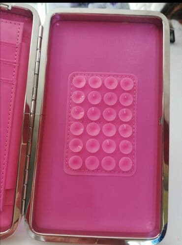 Kaiševi: Torbica tri u jednom. Ima pregrade za novac, dokumenta, i deo za — 7