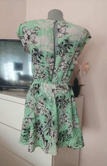 odece: Letnja haljina sa tropskim printom - Model: kratka A-kroja, blago — 4