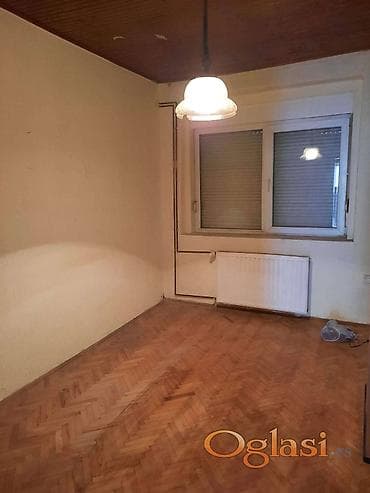 jeftine kuce novi sad i okolina: S ulične strane nova PVC stolarija, nov crep, zidovi debeli preko — 3
