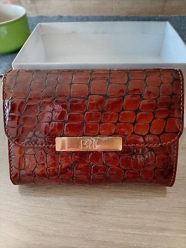 sat sa narukvicom: Ženski novčanik – Coveri Collection, model BFF - Materijal: veštačka — 2