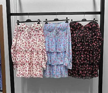 prsten sa cirkonom: 🔥Ženska kratka cvetna haljina sa volanima i puf rukavima
✅1900 din — 4